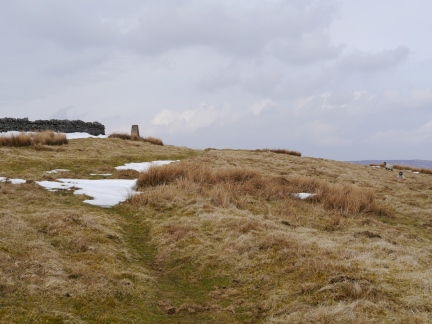 Approaching the trig point on Hard Rigg
